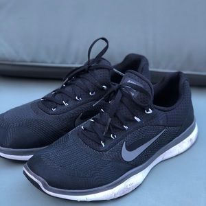 Black nike free trainer V7 shoes